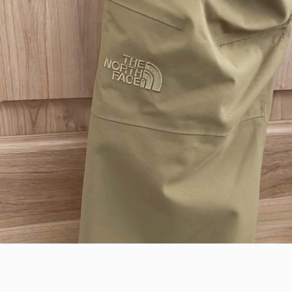 Women's medium North face snow pants - Picture 4 of 4